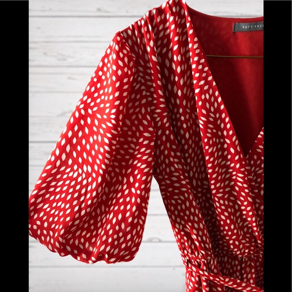 Dress with puff sleeve - Picture 3 of 3